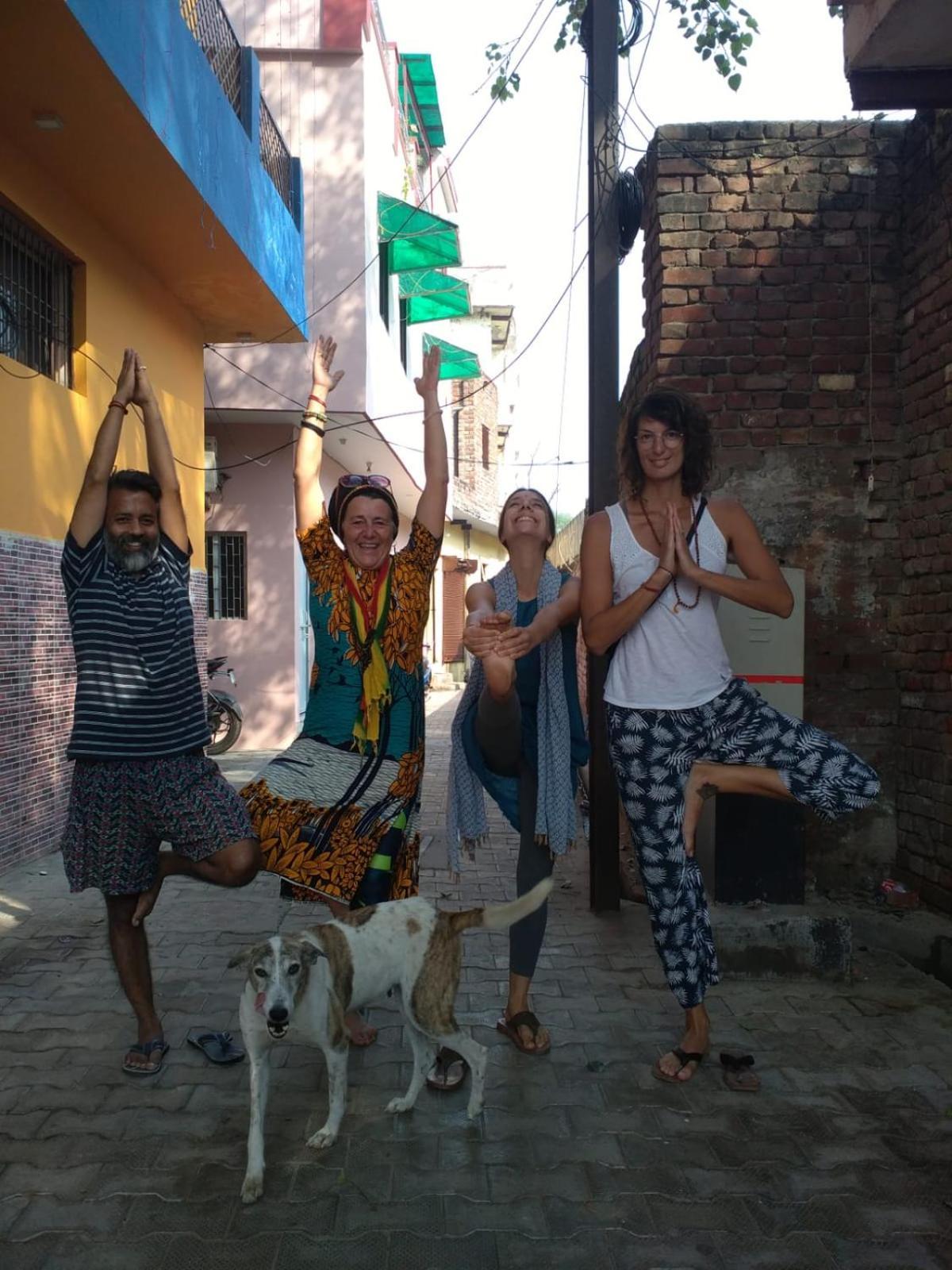 Big Brother Hostel Hotel Agra  Exterior photo