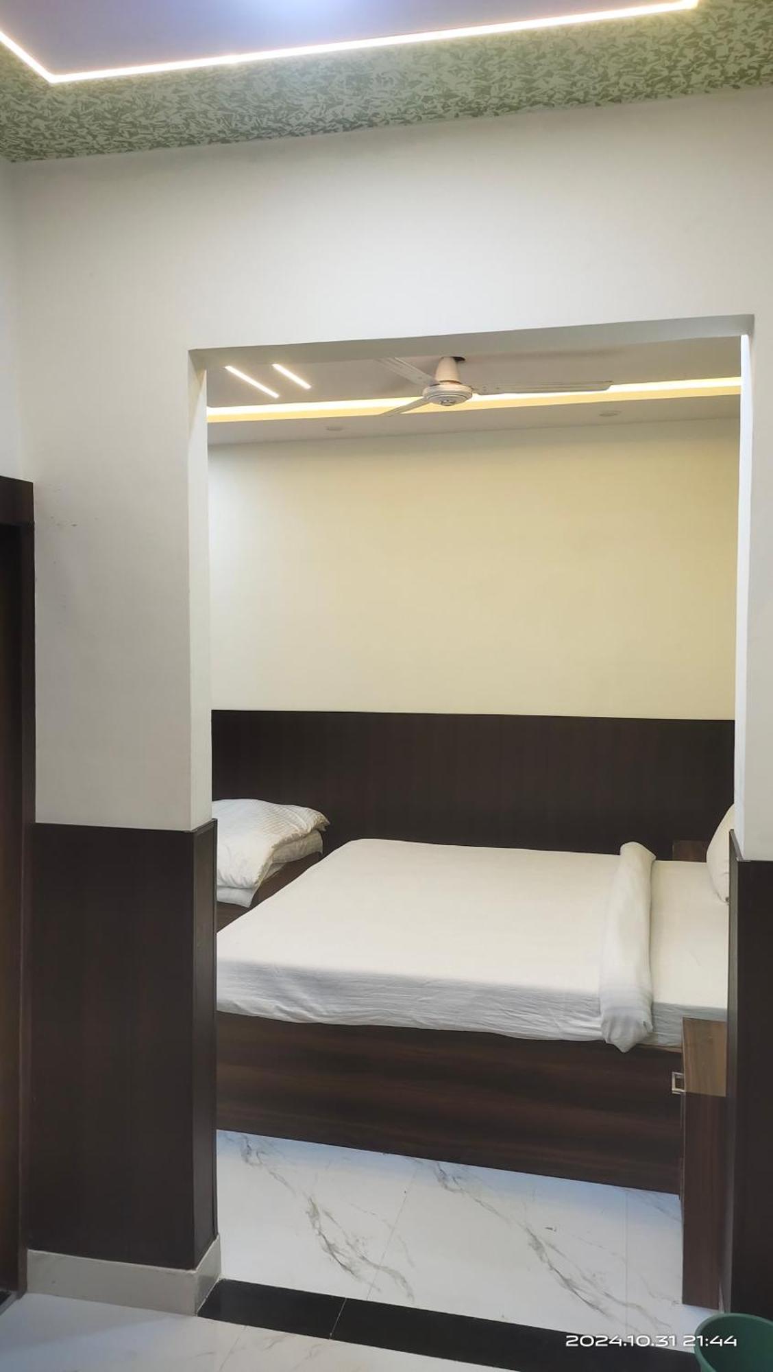 Big Brother Hostel Hotel Agra  Exterior photo
